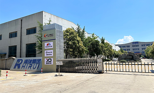 客戶參觀、考察鋰電池處理設(shè)備車間